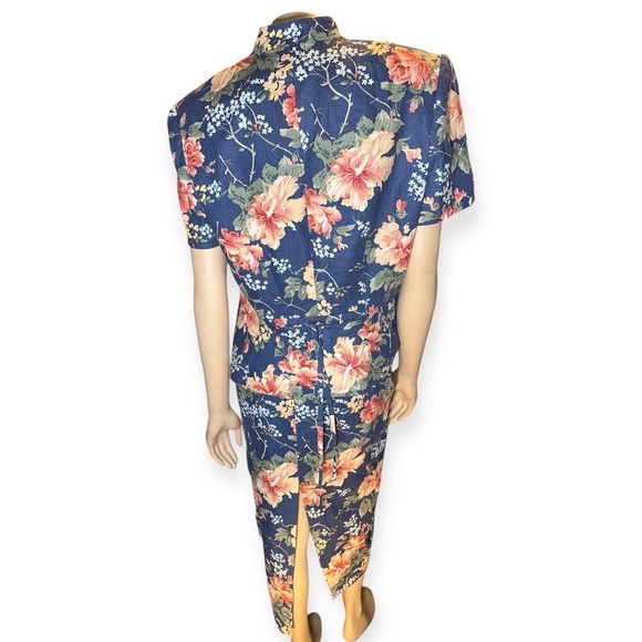 Vintage 80’s Donna Morgan women’s , timeless floral 2 piece skirt suit size 12 - Picture 3 of 16